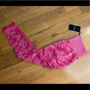 NVGTN Fuschia Camo Seamless Leggings